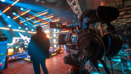 573 televizyon ve 215 radyo kanalı taşındı